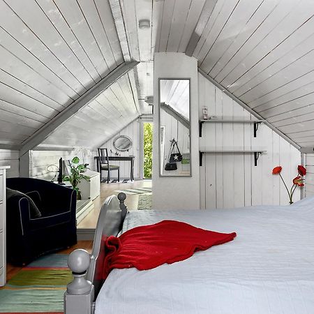 Loftlaegenhet Pa Haestgard I Tvaaker Apartment Exterior photo